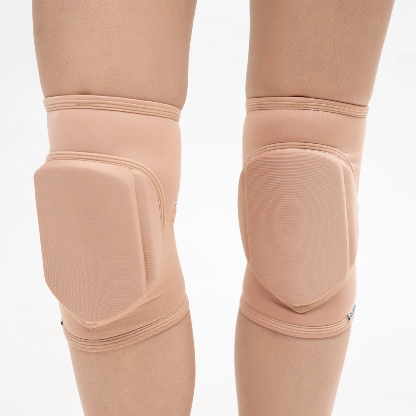 QUEEN WEAR - Classic Knee Pads - Nude Latte