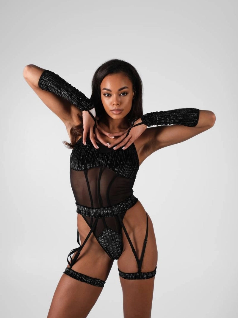 DRESSIN UP ART ATELIER - Body Nox